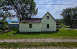 39 NW 4TH Street, Linton, IN 47441