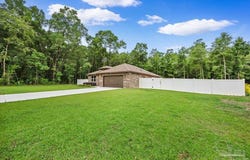 5245 Burt Ln, Pace, FL 32571