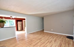 130 Brooklyn Stanhope Rd, Hopatcong Boro, NJ 07874-2507