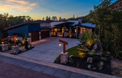 3773 E QUAIL HILL Ln S, Sandy, UT 84092