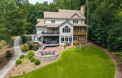 142 W Bay View Drive, Seneca, SC 29672