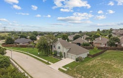 602 Sterling Drive, Benbrook, TX 76126