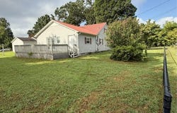 406 4th Ave S, Baxter, TN 38544