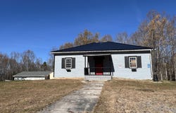 2654 Pinhook Rd, Peterstown, WV 24963
