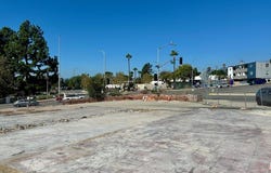 912 E Altadena Dr, Altadena, CA 91001