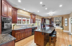 12 Logans Way, Danbury, CT 06811