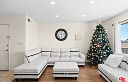 15615 Crestview Ln, Granada Hills, CA 91344