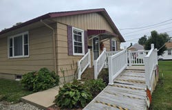 1246 E ASH Street, Canton, IL 61520
