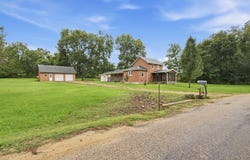 1205 S Browns Mill Road, FREEPORT, IL 61032