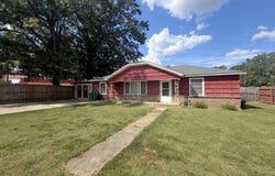 3124 MEADOWS DR, Texarkana, TX 75501