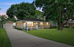 6830 W Plainfield Ave, Greenfield, WI 53220