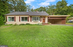 18323 SHARON Road, TRIANGLE, VA 22172