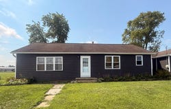 709 W Lafayette, Olney, IL 62450