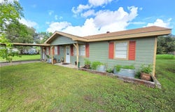 610 E Division Street, Edna, TX 77957