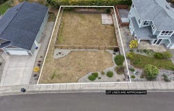 Nautical Ln, CoosBay, OR 97420