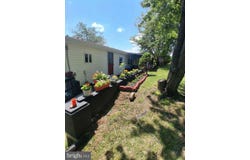 702 DOLLAR, BUNKER HILL, WV 25413