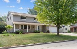 1330 N BRIARCLIFF Drive, APPLETON, WI 54915