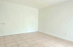 608 Commodore Dr, Plantation, FL 33325