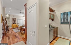 2049 WALNUT Street, PHILADELPHIA, PA 19103