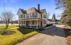 208 S Main St, Abbeville, SC 29620