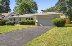 2141 S Luster Avenue, Springfield, MO 65804