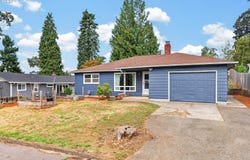 730 E CLARENDON St, Gladstone, OR 97027