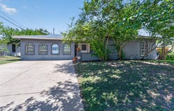 216 Rolling Hills Drive, Aledo, TX 76008