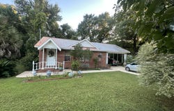 52 E Orange Avenue, DeFuniak Springs, FL 32435