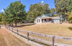 237 Lakeview Circle, Jefferson, TX 75657