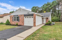 18 WHITECAP Way, BRICK, NJ 08723
