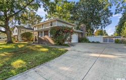 2441 Westchester Boulevard, Springfield, IL 62704