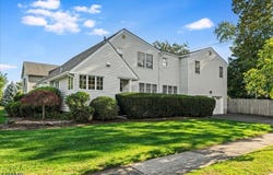 25 Richland Dr, Springfield Twp., NJ 07081-2508