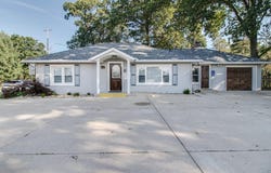 290 N 30th Street, Springfield, MI 49037