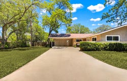 125 Glendale St, Luling, TX 78648