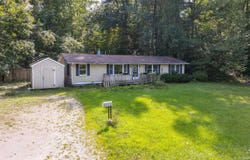 6735 E S Barbee Drive, Pierceton, IN 46562-9197
