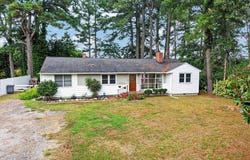 10181 PINE AVE, NASSAWADOX, VA 23413