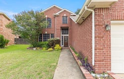 903 Summerbrook Drive, Euless, TX 76040