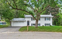 14010 38th Avenue N, Plymouth, MN 55447