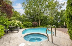 331 Brookside Circle, Wheaton, IL 60187