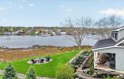 16 Blacks Landing, Belfast, ME 04915