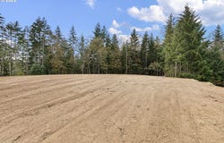24977 STURTEVANT Dr, Veneta, OR 97487