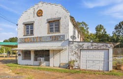 1011 E Peace Street, Canton, MS 39046
