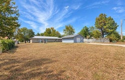 208 Fall CIR, Sallisaw, OK 74955