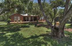 140 Patterson Drive, Leakey, TX 78873