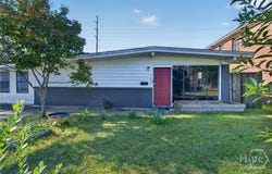 303 E 60th Street, Savannah, GA 31405