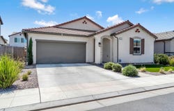 1178 Pinnacle Drive W, Madera, CA 93636