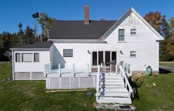 689 Main Road, Islesboro, ME 04848