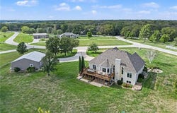 29621 Ashmore Way, Spring Hill, KS 66083