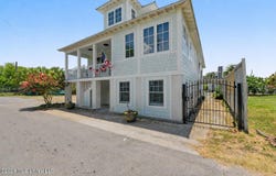 110 State Street, Bay Saint Louis, MS 39520