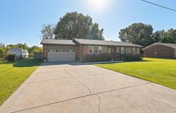 210 Chadwick Drive, Paducah, KY 42003